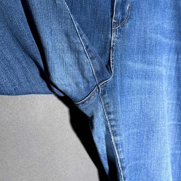 Signature Levi Strauss Mid Rise Bootcut Jeans Size 16S W33 X L30 - Picture 11 of 16